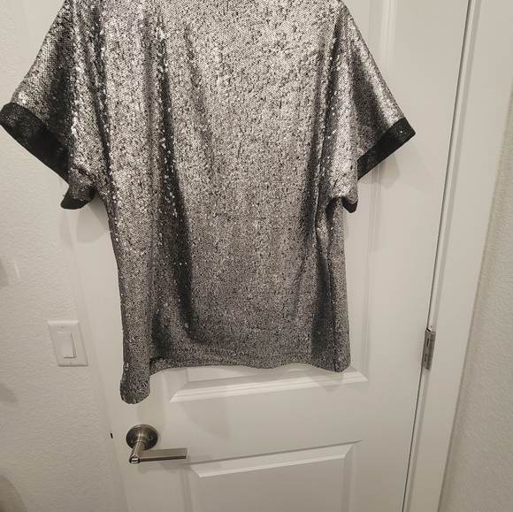 Shirt - Picture 4 of 4